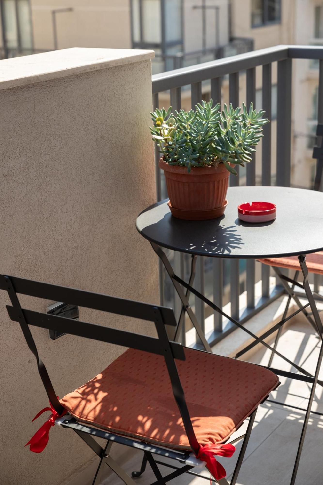 Modern 2Br Stylish Apartment With 2 Balconies - Close To St Julian'S & Sliema & Yacht Marina Pietà Eksteriør bilde