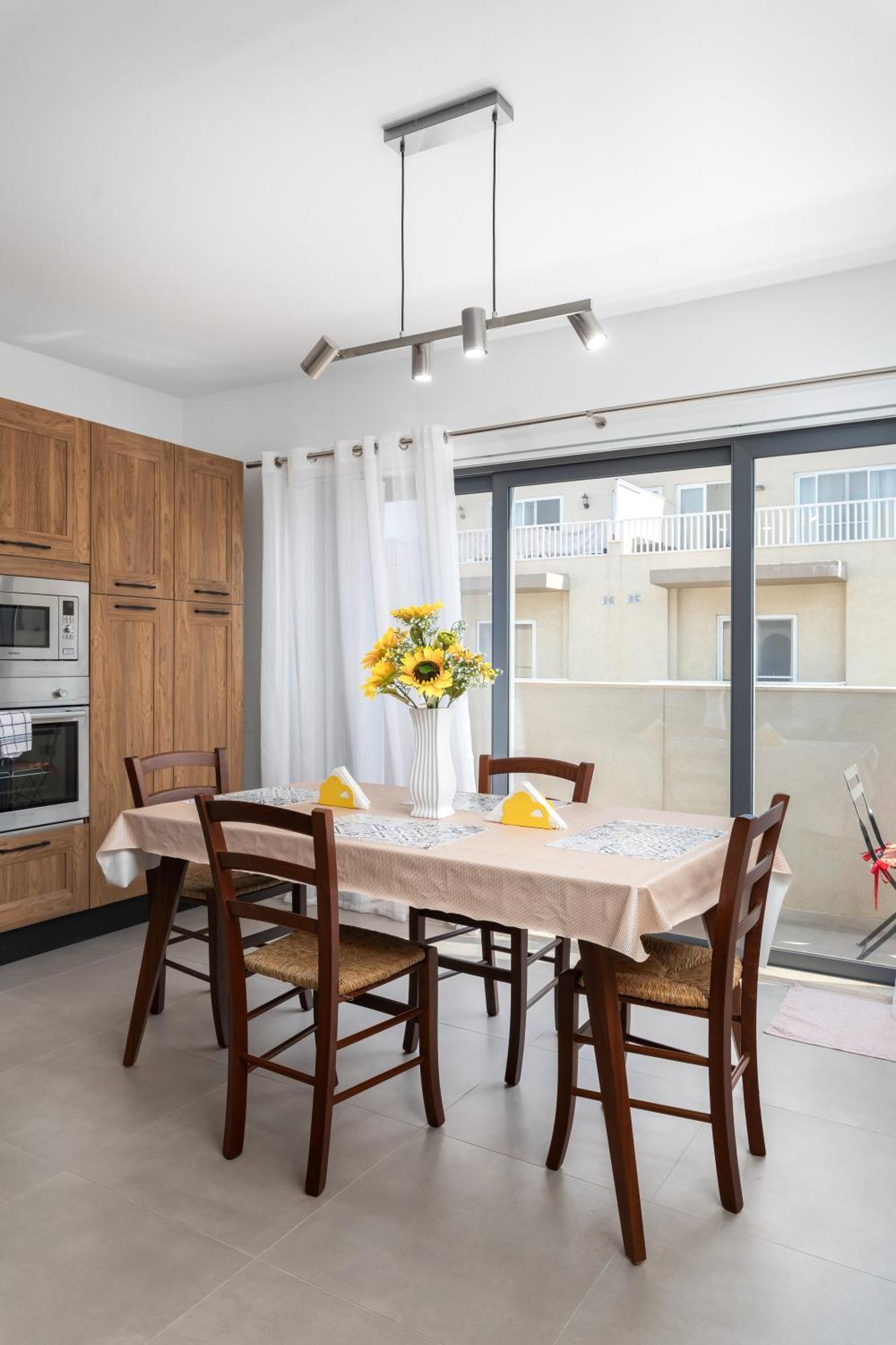 Modern 2Br Stylish Apartment With 2 Balconies - Close To St Julian'S & Sliema & Yacht Marina Pietà Eksteriør bilde